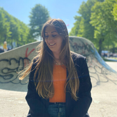 Sarah zoekt een Appartement / Huurwoning / Studio in Amsterdam