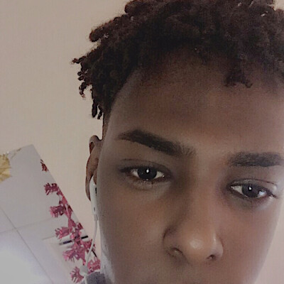 Abdi zoekt een Kamer / Appartement / Huurwoning / Studio in Amsterdam