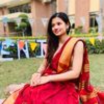 Komal  zoekt een Kamer / Appartement / Huurwoning / Studio / Woonboot in Amsterdam