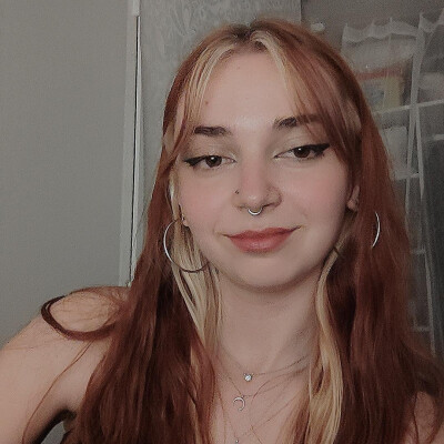 María is looking for a Room / Apartment / Rental Property / Studio / HouseBoat in Amsterdam