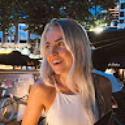 Anniek zoekt een Woonboot in Amsterdam