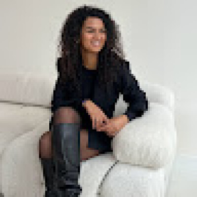 Salomé Bouman zoekt een Kamer / Appartement / Huurwoning / Studio / Woonboot in Amsterdam
