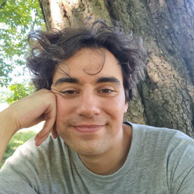 Simeon zoekt een Kamer / Appartement / Huurwoning / Studio / Woonboot in Amsterdam