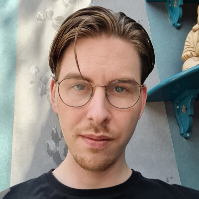 Quinten zoekt een Kamer / Appartement / Huurwoning / Studio / Woonboot in Amsterdam