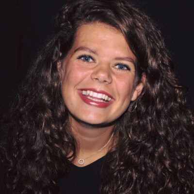 Merel  zoekt een Kamer / Appartement / Huurwoning / Studio in Amsterdam