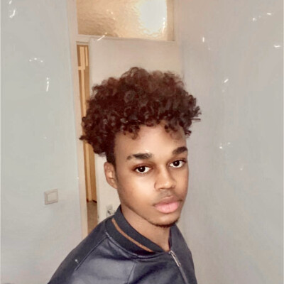 Kyle zoekt een Kamer / Appartement / Huurwoning / Studio in Amsterdam