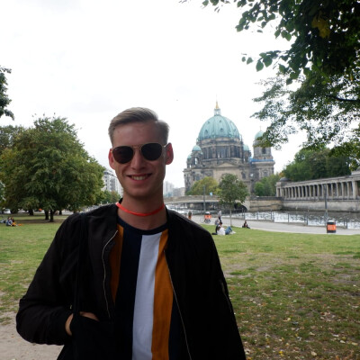 Glenn  zoekt een Appartement / Huurwoning / Studio / Woonboot in Amsterdam