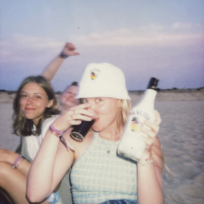 Jasmijn zoekt een Kamer / Appartement / Huurwoning / Studio in Amsterdam