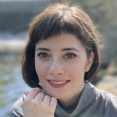 Adela zoekt een Kamer / Appartement / Huurwoning / Studio / Woonboot in Amsterdam