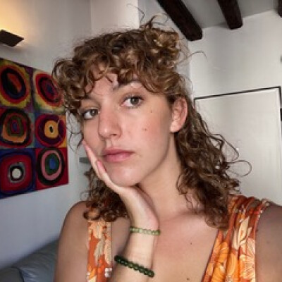 alula zoekt een Kamer / Appartement / Studio in Amsterdam