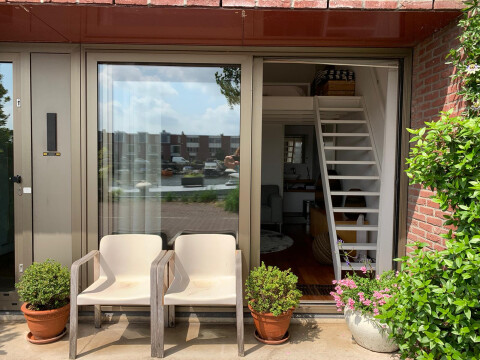 Vanaf de straat gefotografeerd