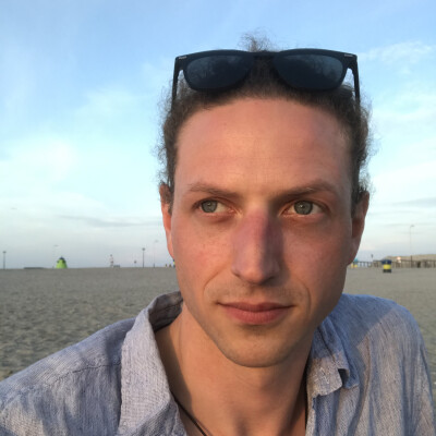 Wolf zoekt een Appartement / Huurwoning / Studio / Woonboot in Amsterdam