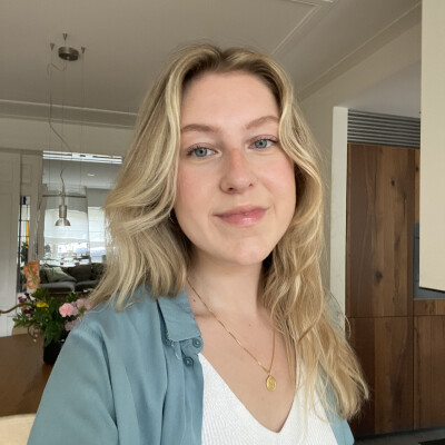 Sanne  zoekt een Kamer / Appartement / Huurwoning / Studio in Amsterdam