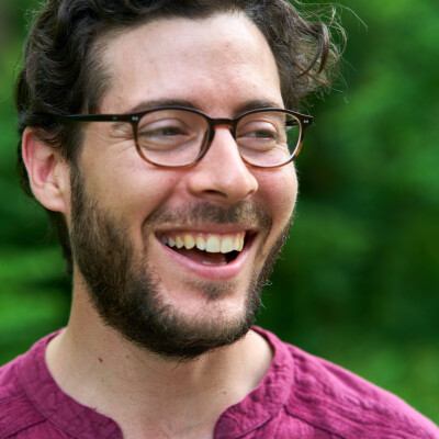 Engin zoekt een Kamer / Appartement / Huurwoning / Studio in Amsterdam