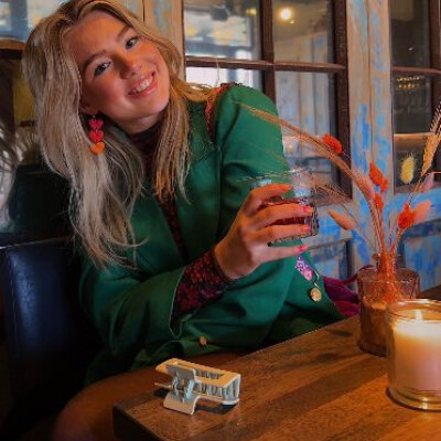 Eefje zoekt een Kamer in Amsterdam