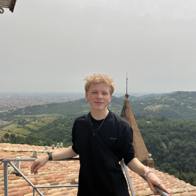 Pim zoekt een Kamer / Appartement / Huurwoning / Studio in Amsterdam