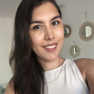 Dewi zoekt een Appartement / Huurwoning / Studio in Amsterdam