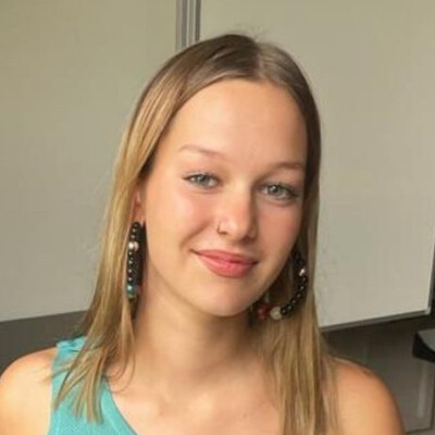 Hana is looking for a Room / Apartment / Rental Property / Studio in Amsterdam