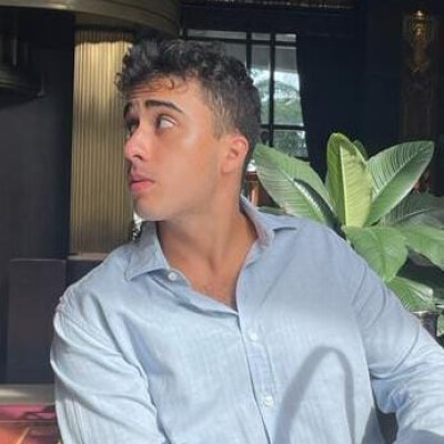 Haris zoekt een Kamer / Appartement / Studio in Amsterdam