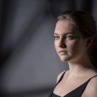 Julie zoekt een Kamer / Studio / Woonboot in Amsterdam