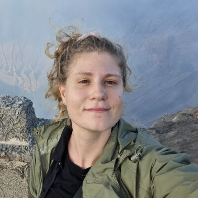 Ymke zoekt een Kamer / Appartement / Huurwoning / Studio in Amsterdam