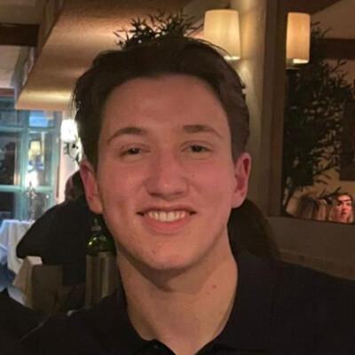 Timo zoekt een Kamer / Appartement / Huurwoning / Studio / Woonboot in Amsterdam