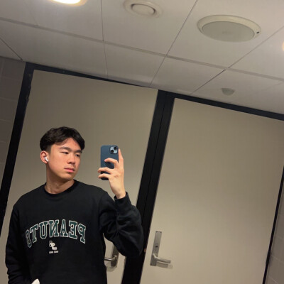 Oscar zoekt een Kamer / Appartement / Studio in Amsterdam