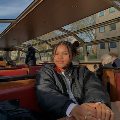 Jamilia zoekt een Kamer / Appartement / Studio in Amsterdam