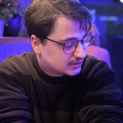 Itay zoekt een Kamer / Appartement / Huurwoning / Studio in Amsterdam