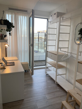 Kleedkamer met eigen balkon