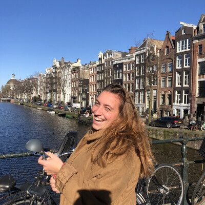 Hannah zoekt een Kamer / Studio in Amsterdam