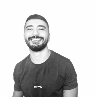 Klajdi zoekt een Kamer / Studio in Amsterdam