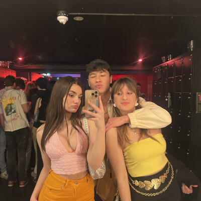 Cristian zoekt een Kamer / Appartement / Huurwoning / Studio in Amsterdam