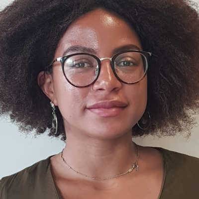 Maxine zoekt een Kamer / Appartement / Huurwoning / Studio / Woonboot in Amsterdam