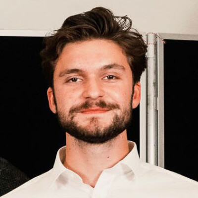 Pelle zoekt een Kamer / Appartement / Huurwoning / Studio / Woonboot in Amsterdam