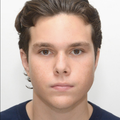 Henri zoekt een Kamer / Appartement / Huurwoning / Studio in Amsterdam