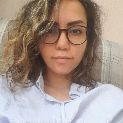 farzaneh zoekt een Kamer / Studio in Amsterdam