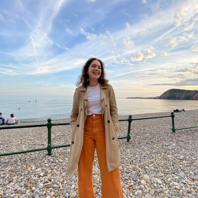 Molly zoekt een Kamer / Appartement / Huurwoning / Studio in Amsterdam
