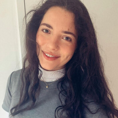 Laura zoekt een Kamer / Appartement / Studio / Woonboot in Amsterdam