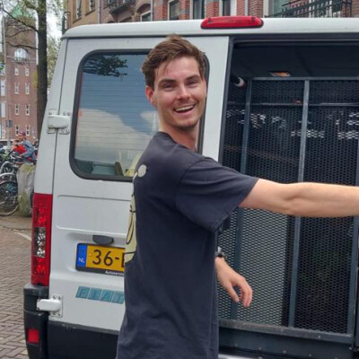 Boris is looking for a HouseBoat in Amsterdam