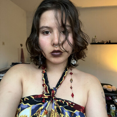 Ana Carolina zoekt een Kamer / Appartement / Studio / Woonboot in Amsterdam