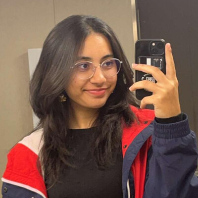 Mohini  zoekt een Kamer / Appartement / Huurwoning / Studio in Amsterdam