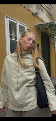 Louise zoekt een Kamer / Appartement / Huurwoning / Studio in Amsterdam